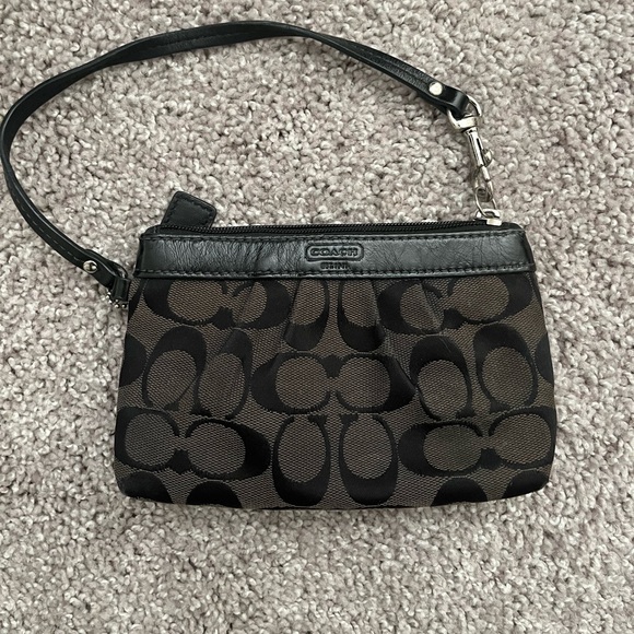 Coach Handbags - Coach small hand clutch